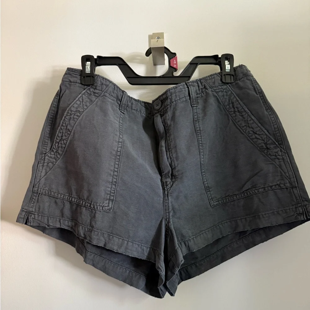 Aerie Charcoal Cargo Shorts - Picture 1 of 3